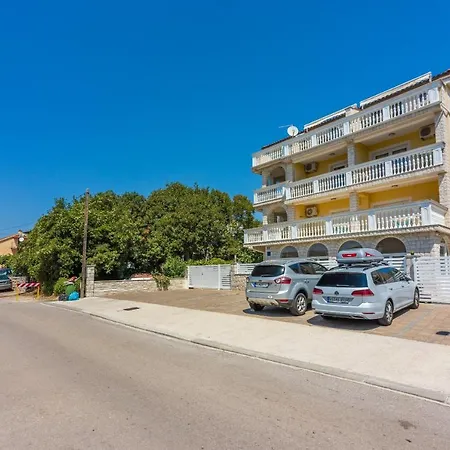 Kijara Апартаменты Цриквеница