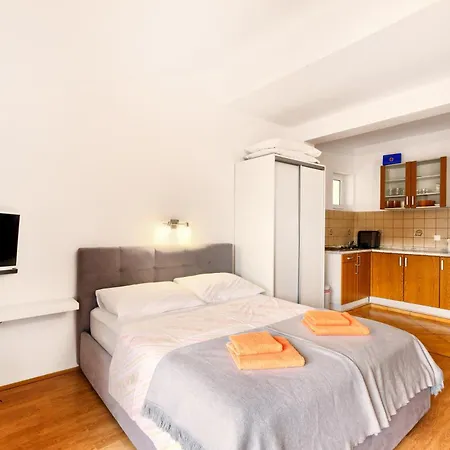 Kijara * Цриквеница